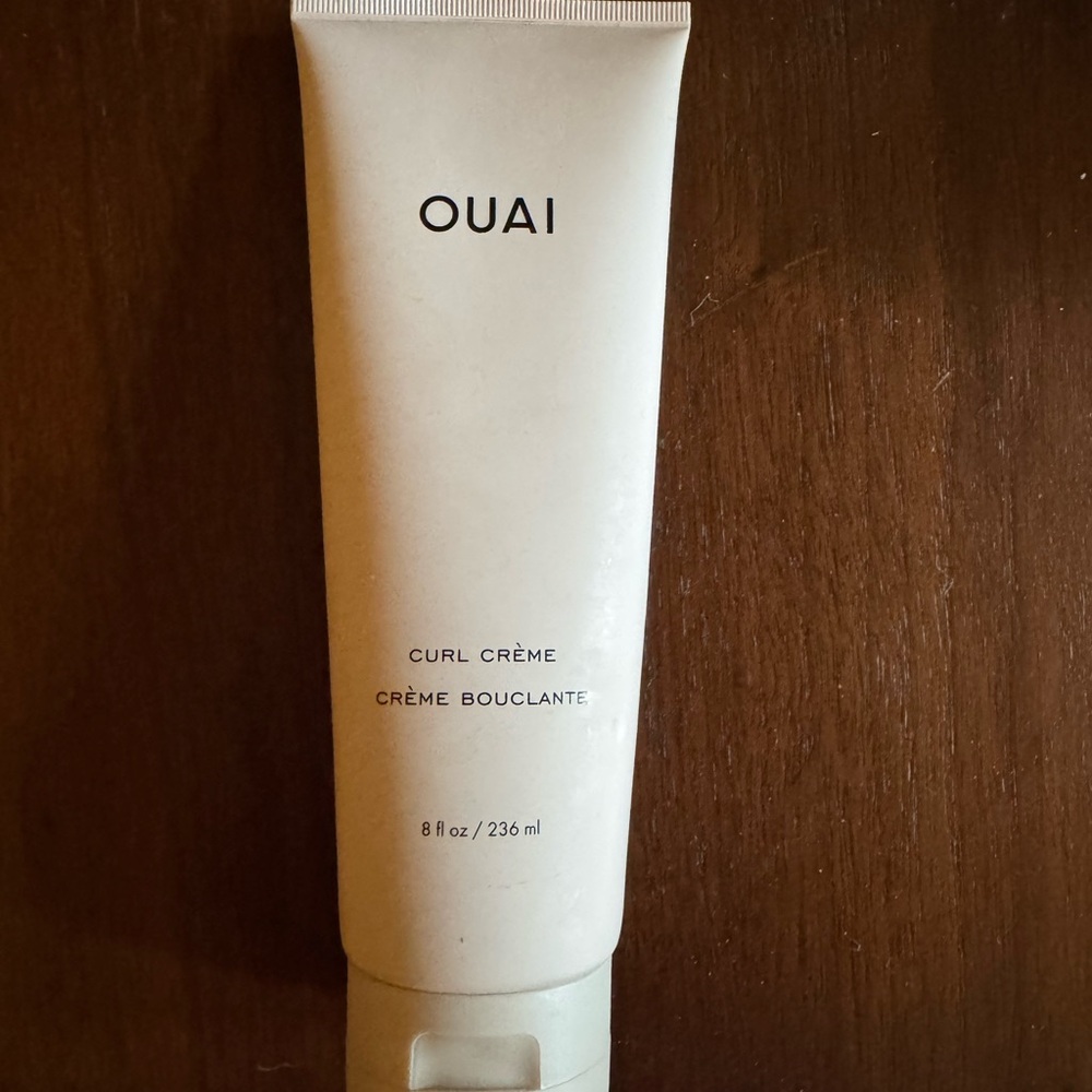 OUAI Curl Crème - Subtle Cream Hue